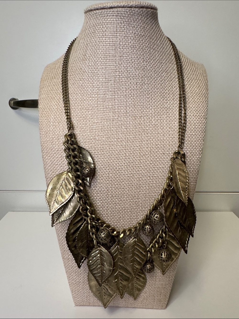 Vintage-Inspired Gold Leaf Statement Necklace - Women Jewelry